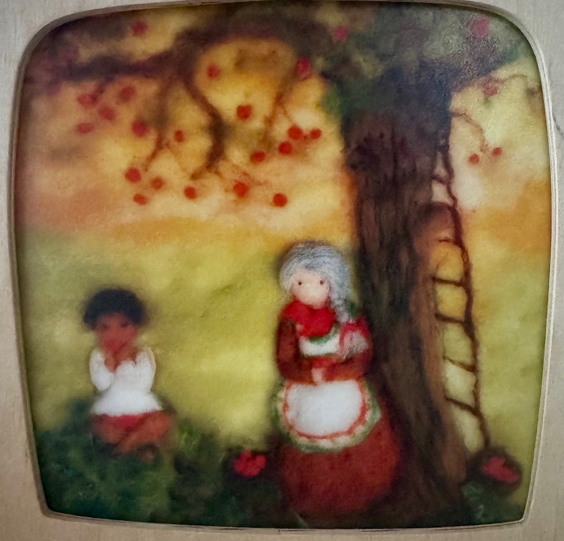 Toverlux Silhouette Het wol Feetje Apple Season - vendor-unknown - Honeybee Toys