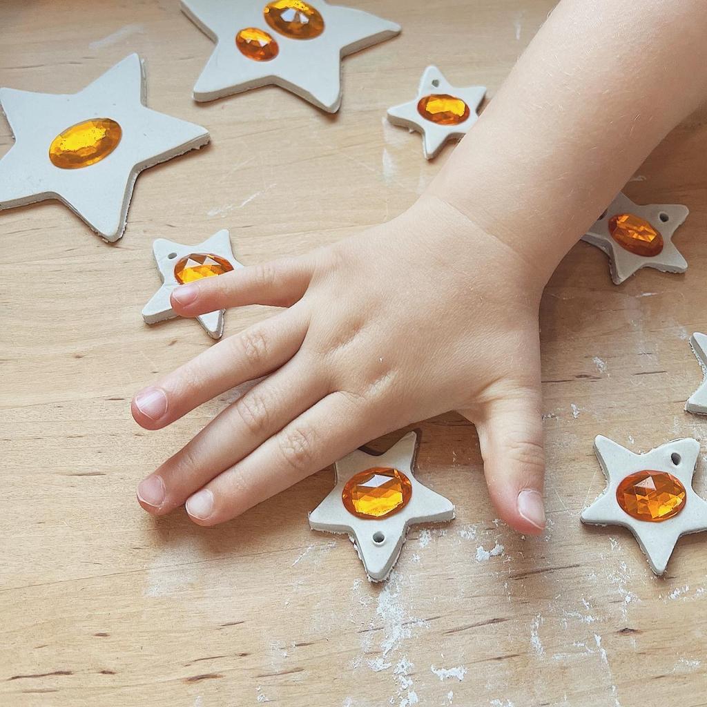 Craft Activity - Christmas Stars - Honeybee Toys