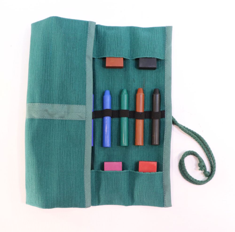 Sedulus crayon case for 12 stick and block crayons, unfilled, green.