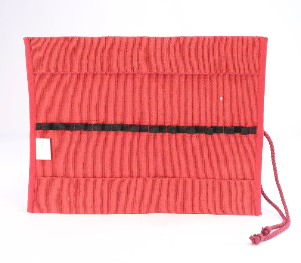 Sedulus crayon case for 12 stick and block crayons, unfilled red.
