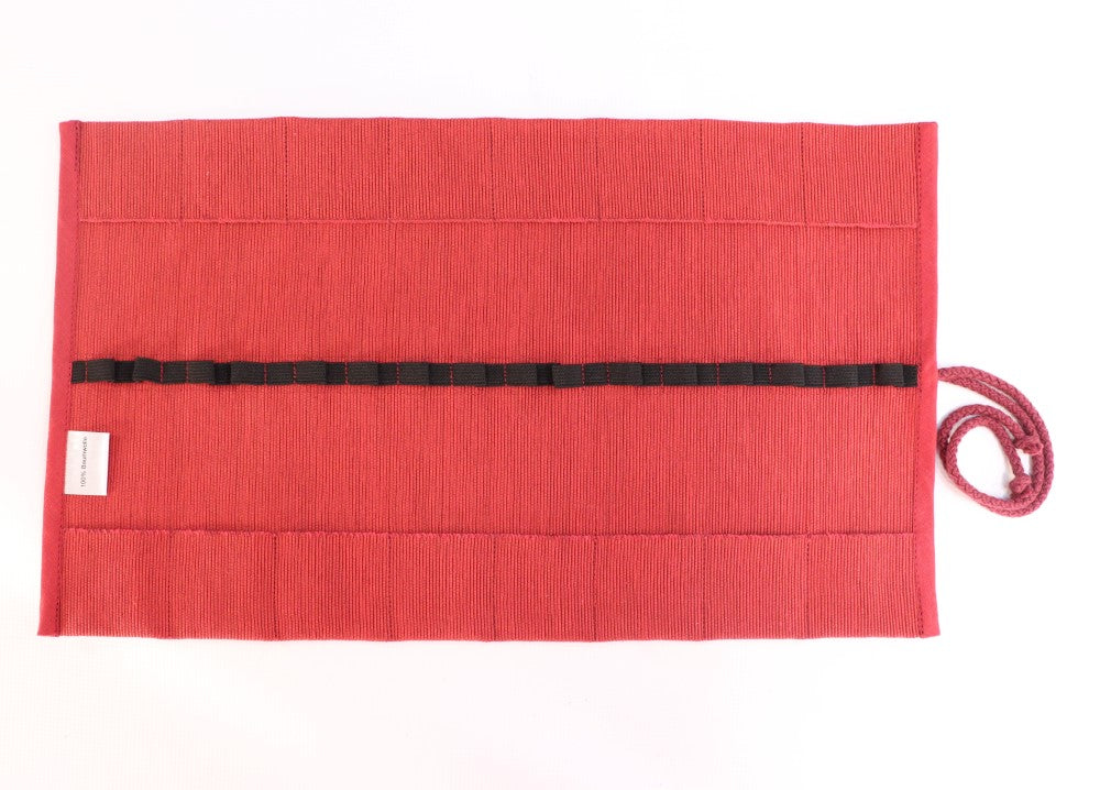 Sedulus crayon case for 16 stick and block crayons, red, unfilled.