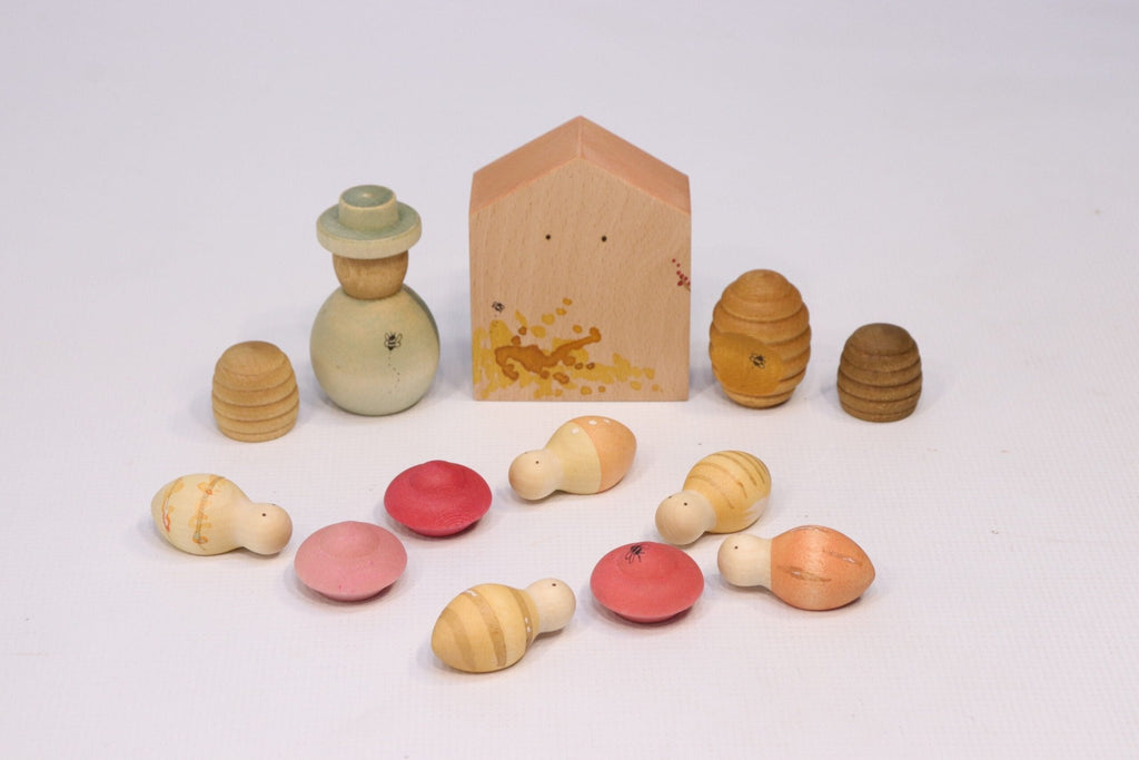 Grapat Honeybees Limited Edition 20th Birthday Playset - vendor-unknown - Honeybee Toys
