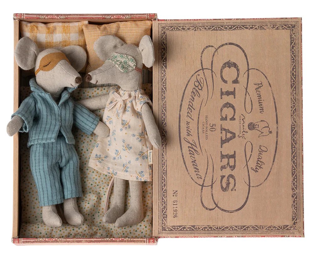 Maileg Mum and Dad in Cigar Box - vendor-unknown - Honeybee Toys