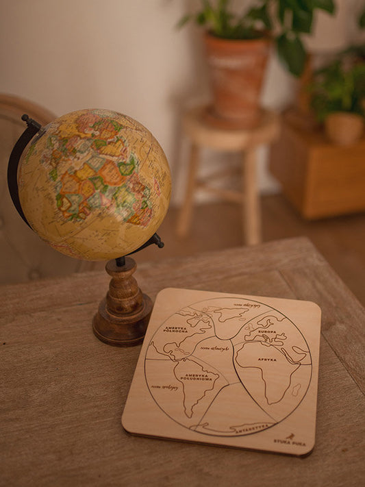 Stuka Puka The Earth is Round Puzzle