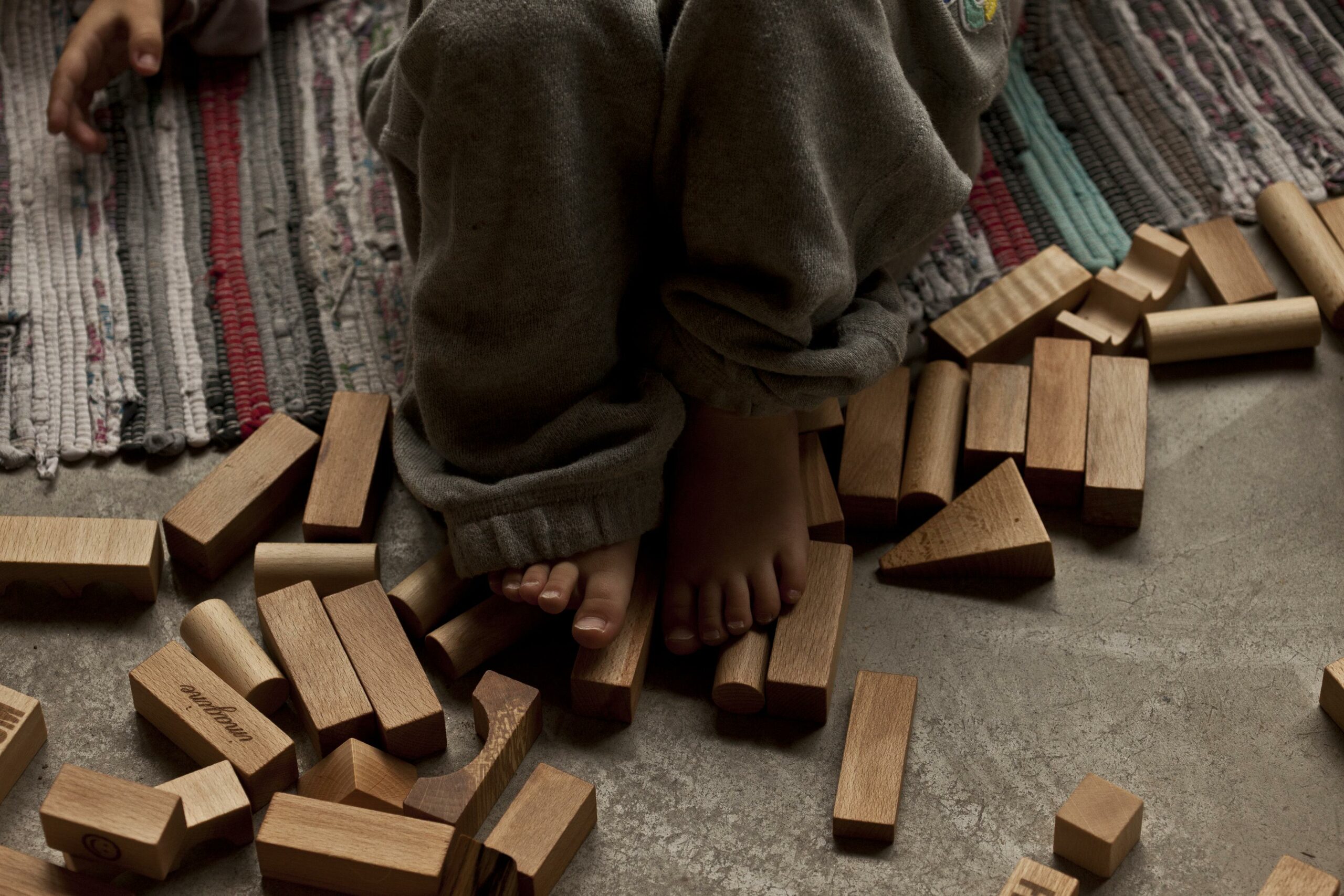 Wooden Story Natural Blocks in Tray 30 pieces 5 Wooden Story Natural Blocks in Tray 30 pieces - Image 5